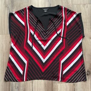 Michel Studio Collection geometric short sleeve blouse